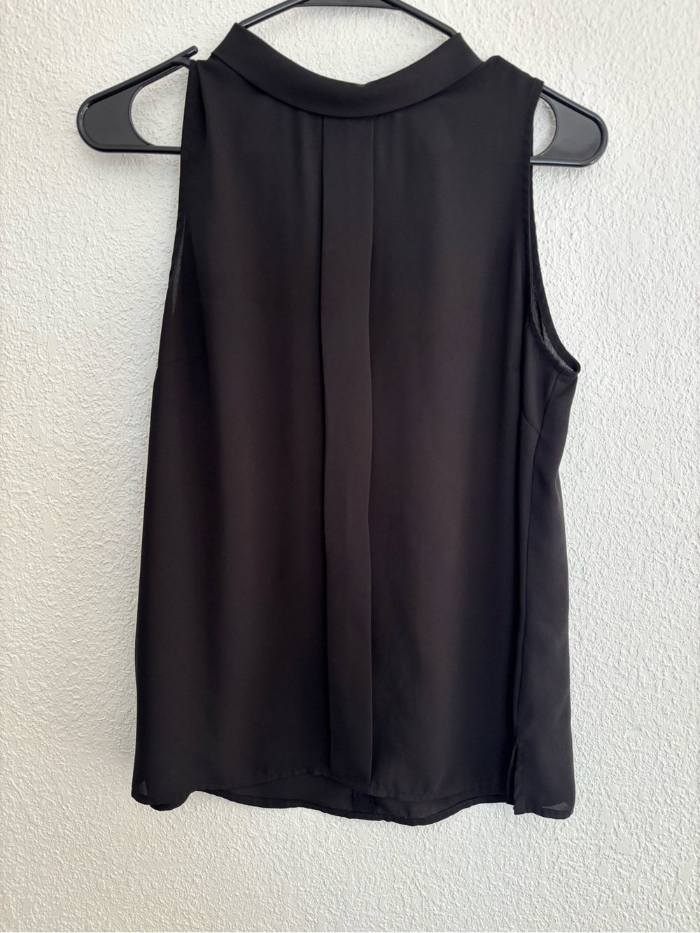 White House Black Market Black Sleeveless Pleated Back Tank